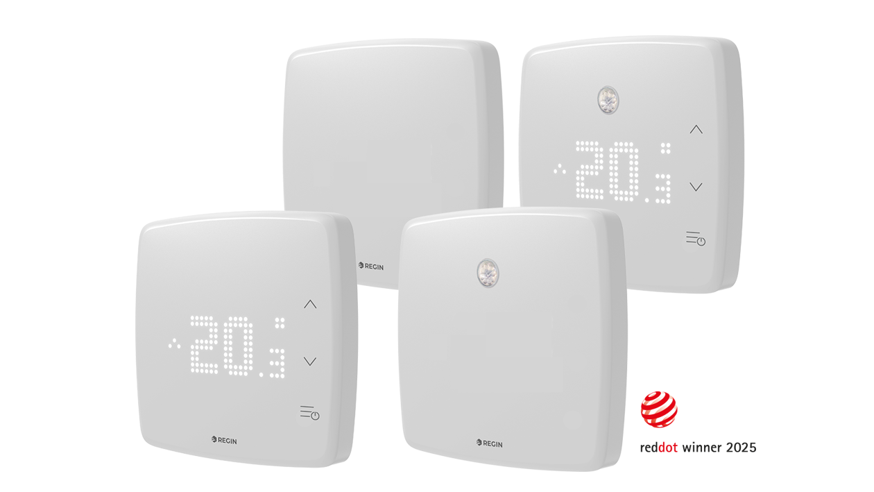 Quattro termostati digitali bianchi con design minimalista, uno che mostra 20°C, dotato di pulsanti e un sensore.